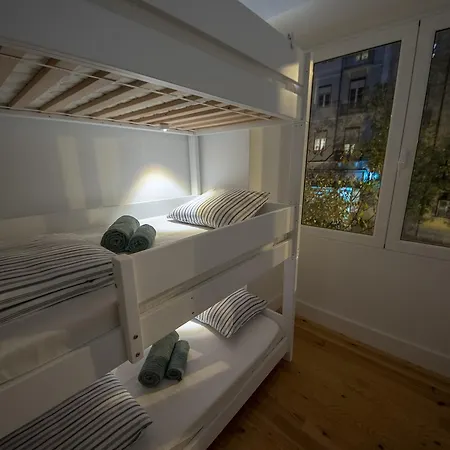 Nomad 64 Hostel *